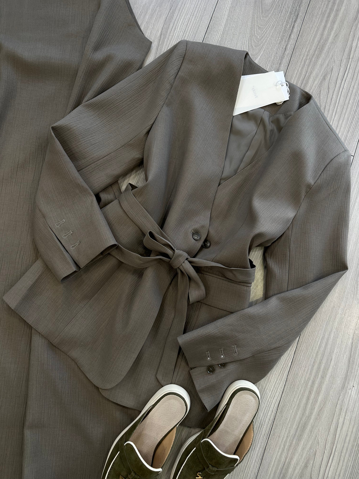 Kostum fustan+ xhakete