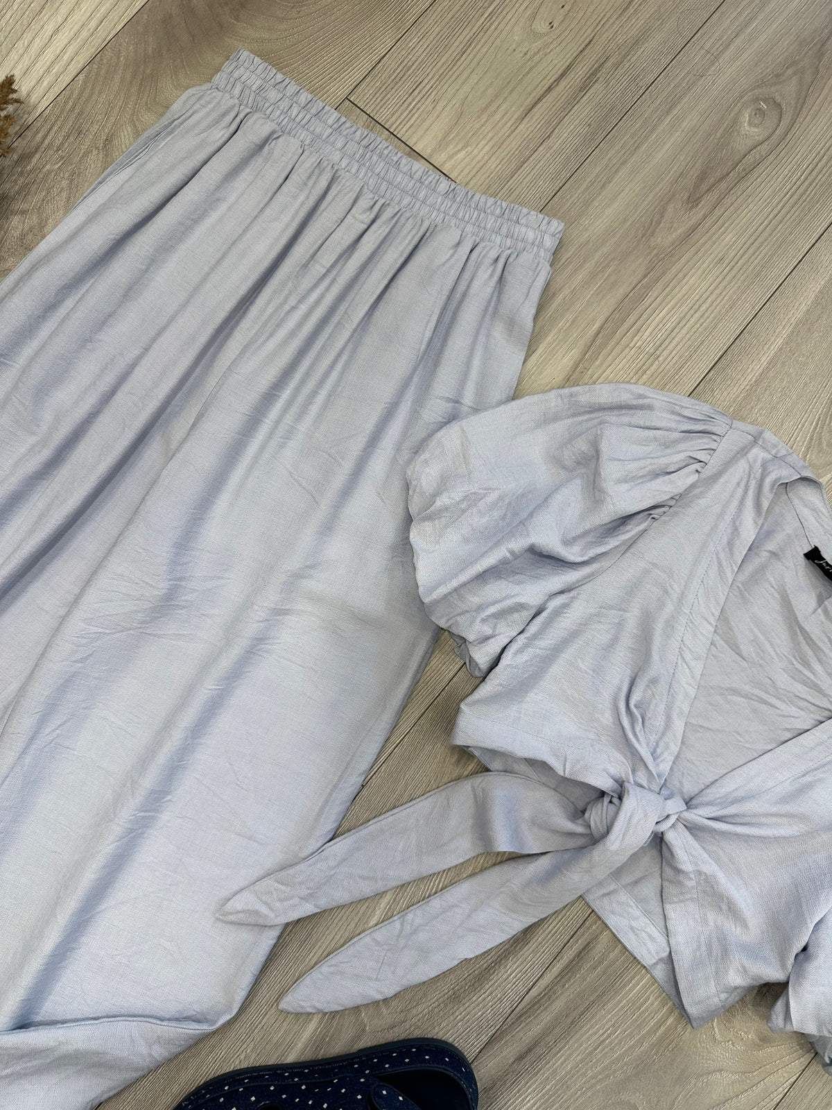 Kostum me bluze te shkurter